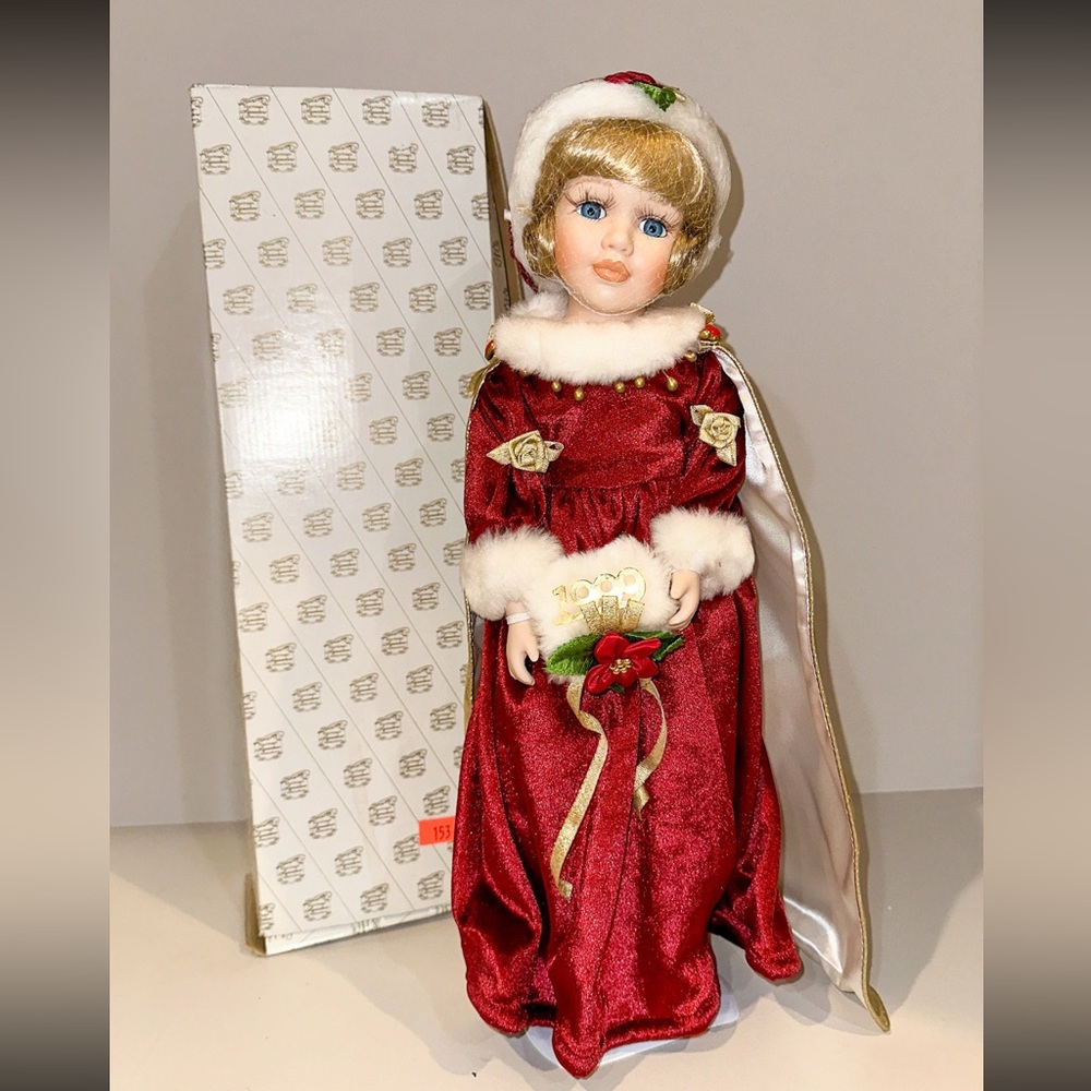 Heritage Signature Collection - 1999 L/E XMas Doll - Caroline